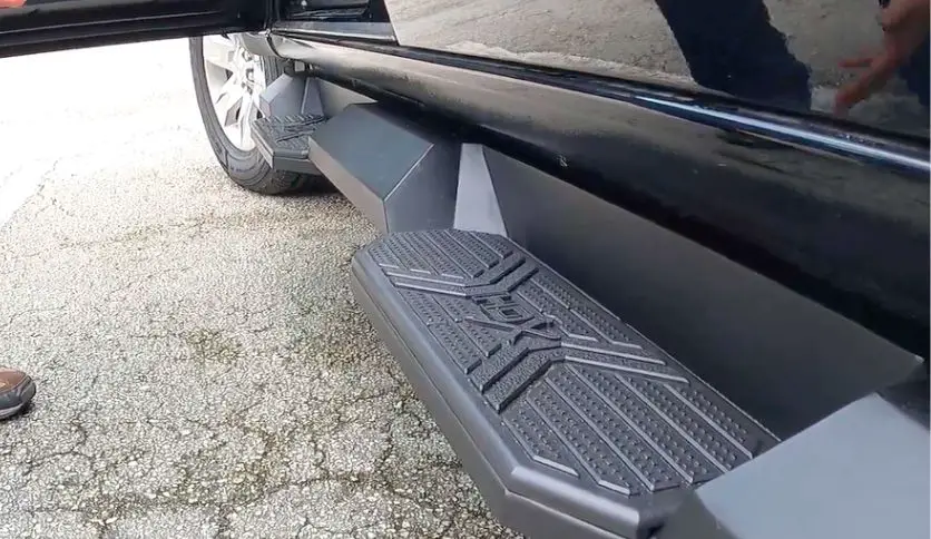 How to Choose Running Boards for Your GMC Canyon